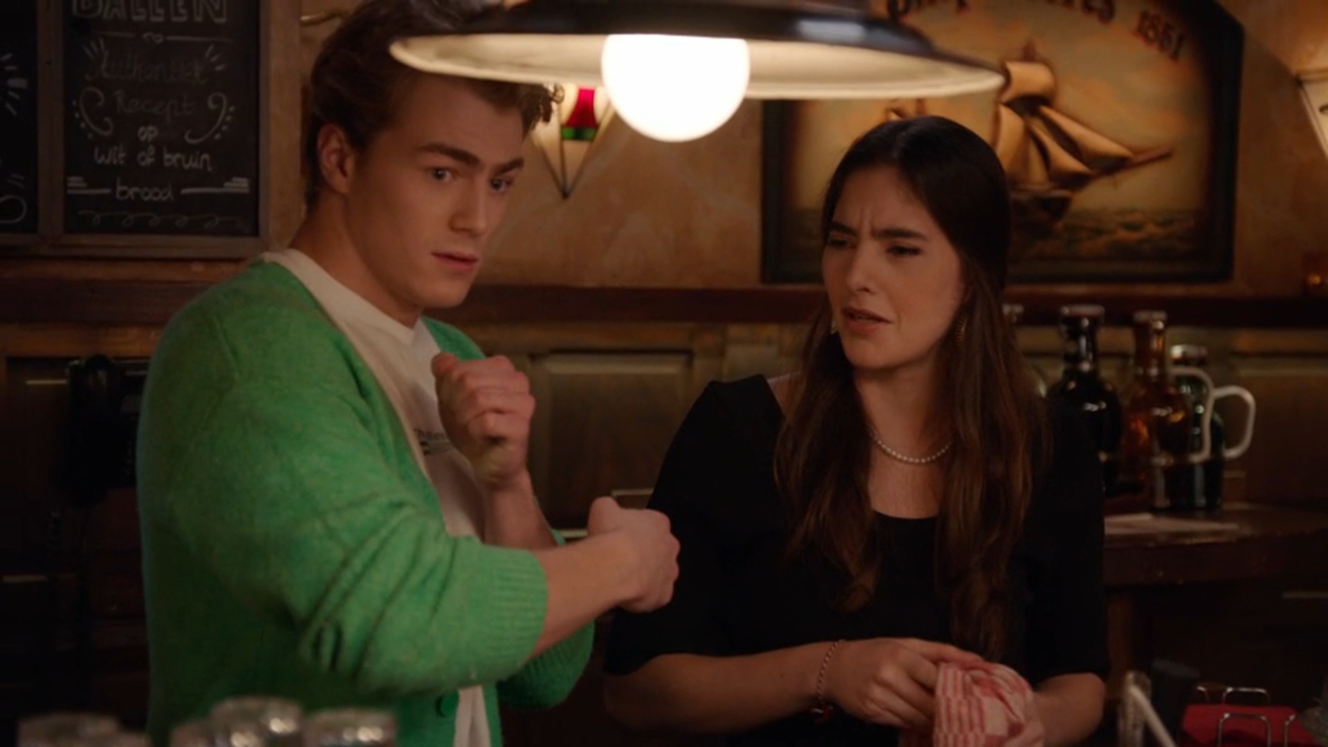GTST-acteurs Ingmar van den Broek en Cheyenne Löhnen bevestigen relatie:  'Insta-official' - TVgids.nl