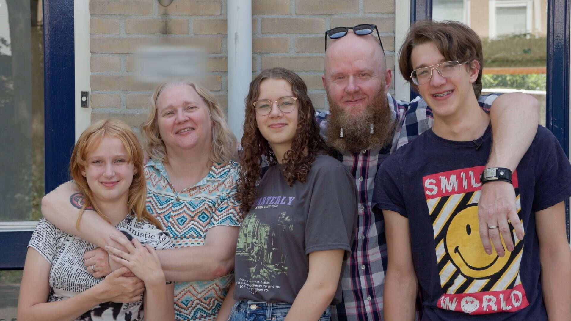 Schatrijk ondanks financiële zorgen in Steenrijk, Straatarm - TVgids.nl