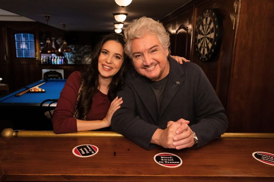 Karsu en René Froger staan stil bij André Hazes' overlijden in slot