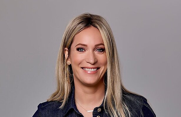 Hélène Hendriks is 'helemaal klaar' voor De Oranjezomer - TVgids.nl