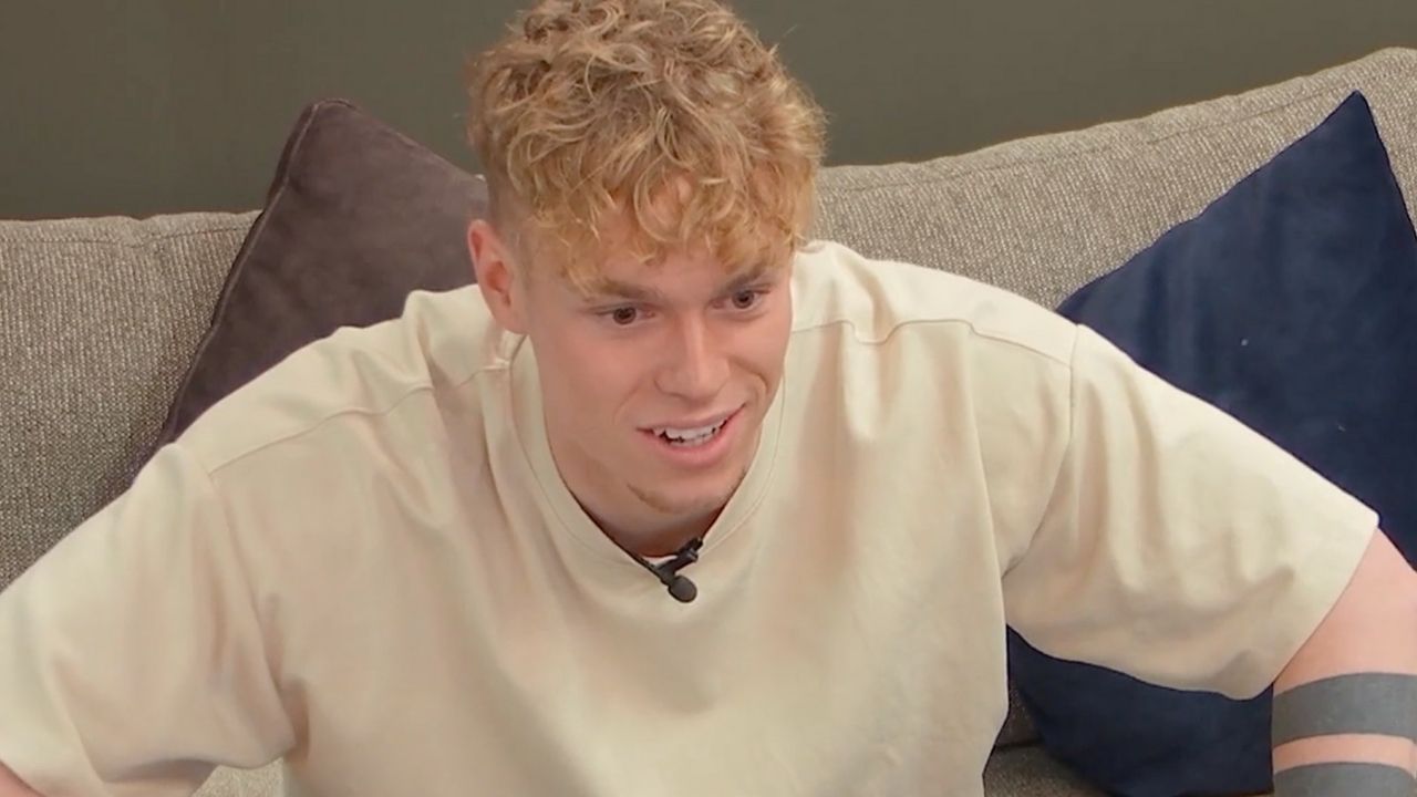 De Bondgenoten: Floris mag videobellen met Senna en is dolblij