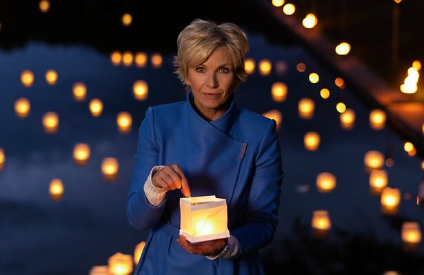 Anita Witzier voor Voor Wie Steek Jij een Kaarsje Op?