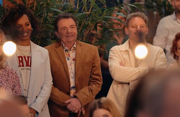 Jasmine Sendar, Johnny Kraaijkamp en Cas Jansen in GTST