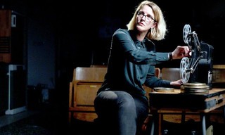 Der Mann mit der kleinen Kamera - Wie ein Amateurfilmer Frieden im Krieg inszenierte