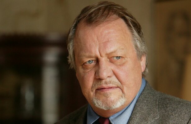 David Soul is een omstreden professor in nieuwe aflevering Lewis