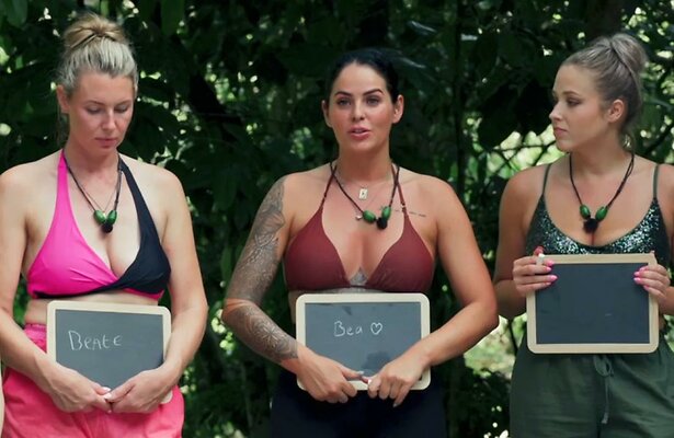 Greetje, Elodie en Beate in Echte Meisjes in de Jungle