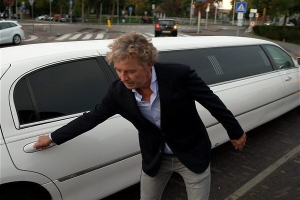 Geen omhelzingen graag