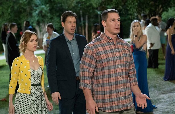 Leslie Mann, Ike Barinholtz en John Cena in Blockers
