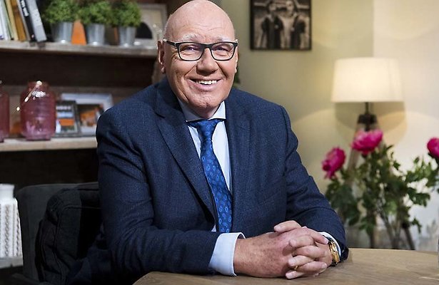 Kees Jansma maakt comeback als presentator online voetbalshow