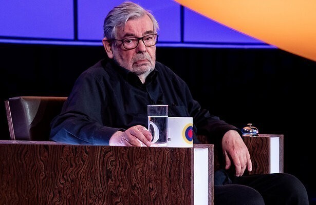 Maarten van Rossem met de bel in De Slimste Mens