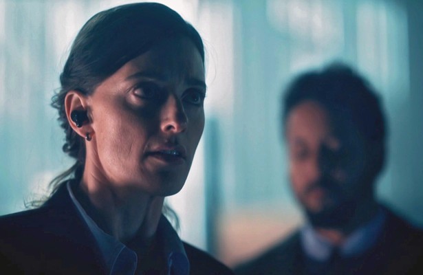 Dolly Lewis als Tess Avery in Sight Unseen