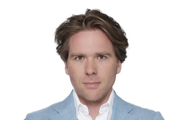 Sjoerd van Ramshorst als presentator Studio Voetbal