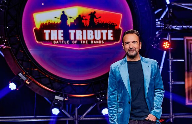 De oude presentator van The Tribute: Battle of the Bands.