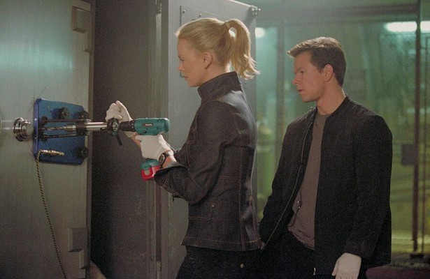 Charlize Theron en Mark Wahlberg in The Italian Job