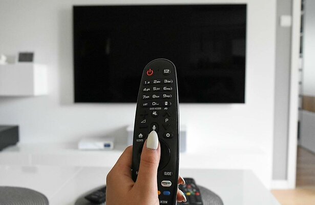 Meer tv kijken, minder betalen? Vergelijk tv, internet en energie direct online!