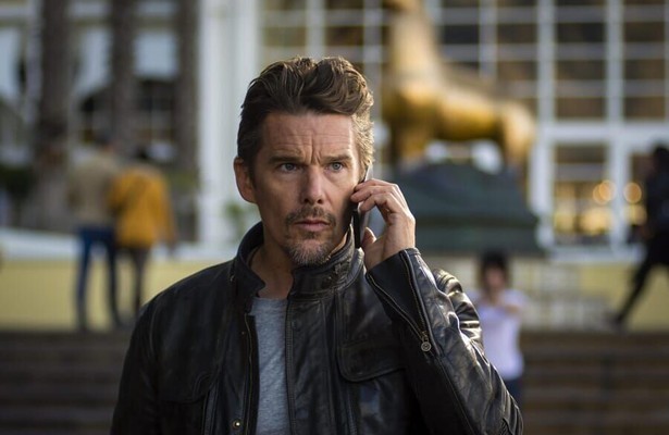 Ethan Hawke als Travis Conrad in 24 Hours to Live