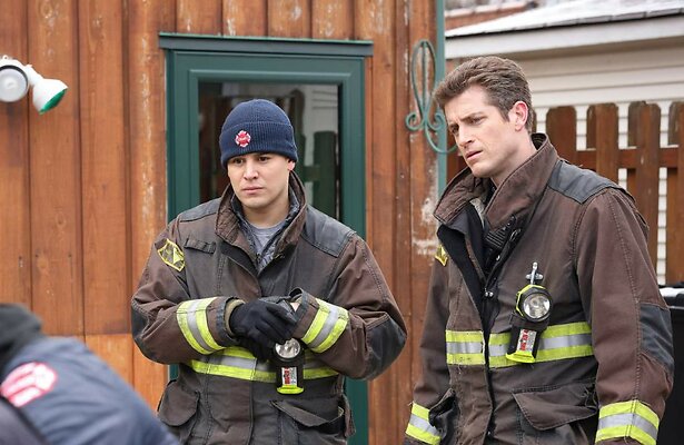 Alberto Rosende en Jake Lockett in Chicago Fire