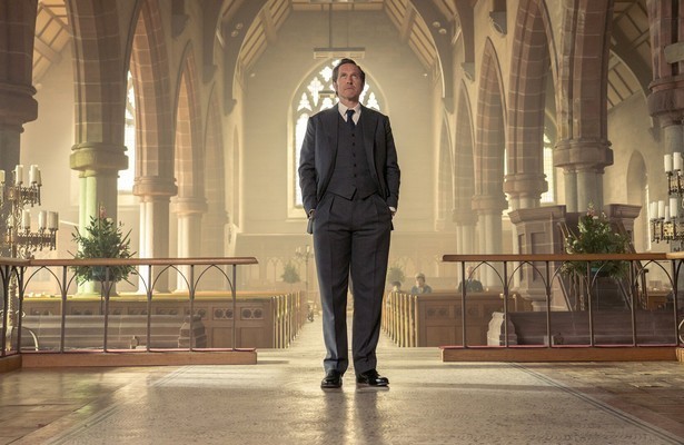 Bertie Carvell als Adam Dalgliesh 