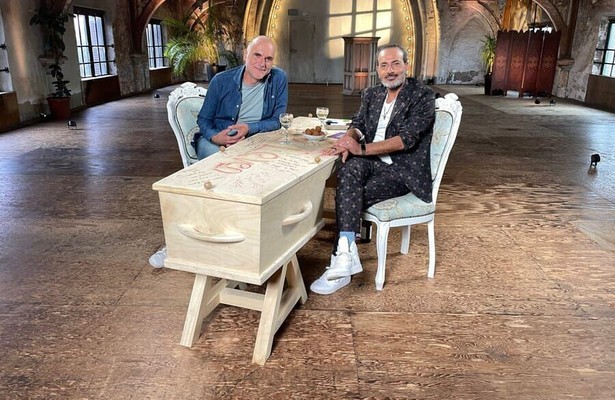 Leo Blokhuis met Kefah Allush voor De Kist