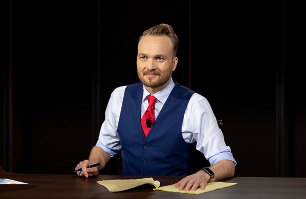 Arjen Lubach voor De Avondshow met Arjen Lubach