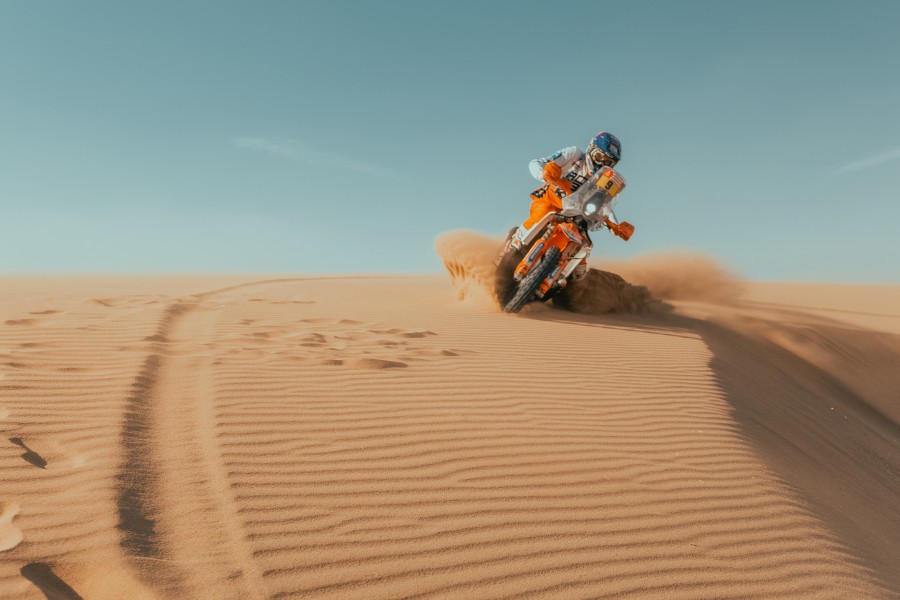 Dakar: Race Against the Desert