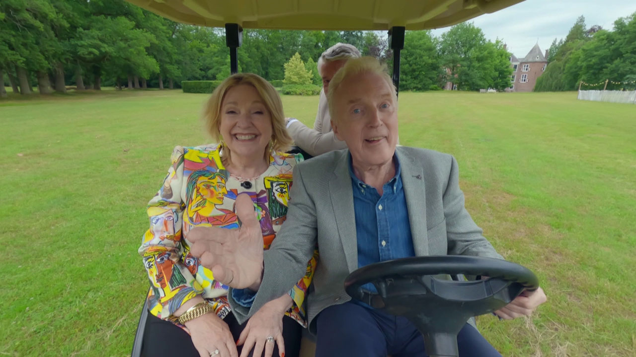 André van Duin licht tipje van de sluier op over de 100ste aflevering van Heel Holland Bakt