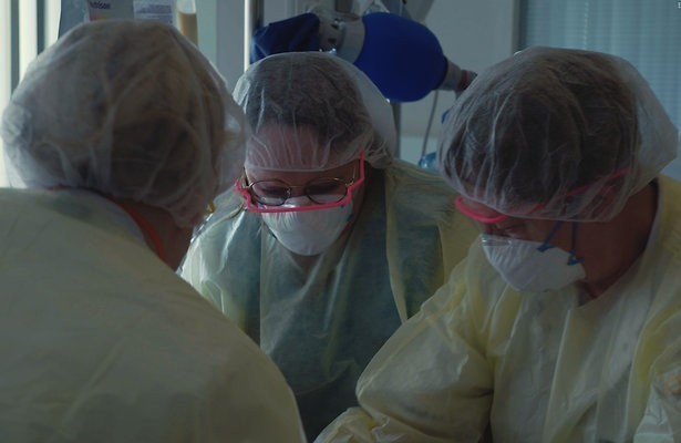 De TV van gisteren: Miljoenenscore voor beklemmende coronadocumentaire Levenslucht