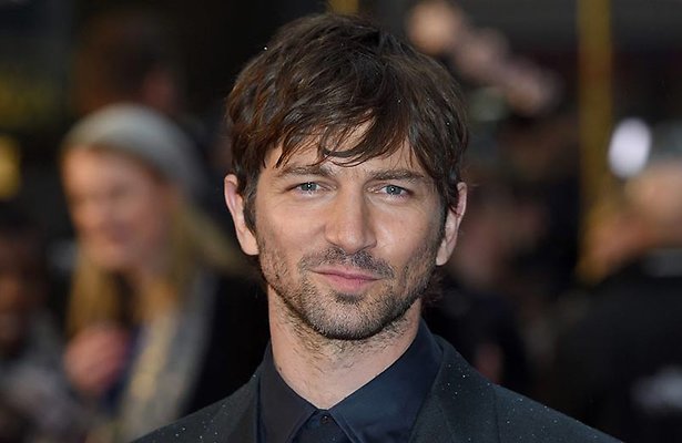 Michiel Huisman in Netflix-kerstfilm 