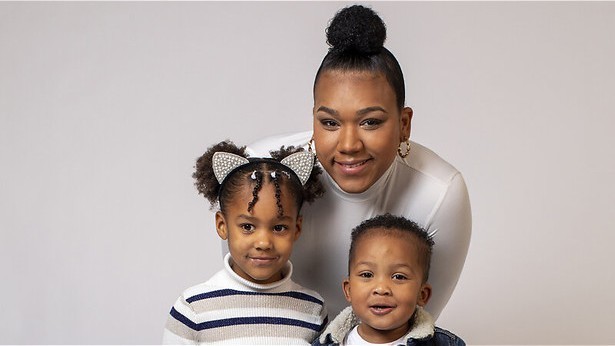 Moeders in de schoolbanken