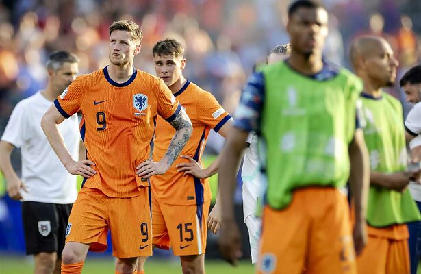 Wout Weghorst en Micky van de Ven