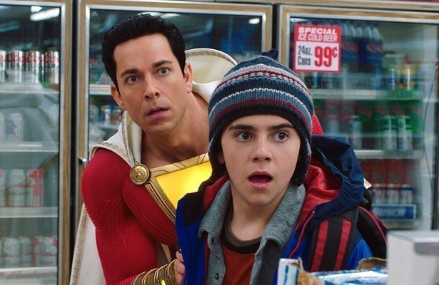 Zachary Levi en Jack Dylan Grazer in Shazam!