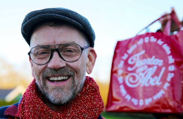 Siemon de Jong voor Taarten van Abel