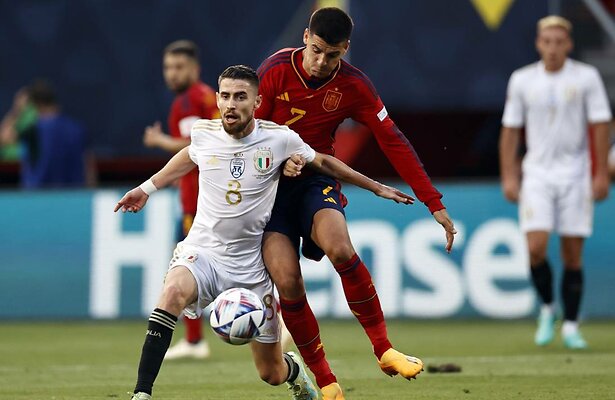 Jorginho van Italië en Alvaro Morata van Spanje