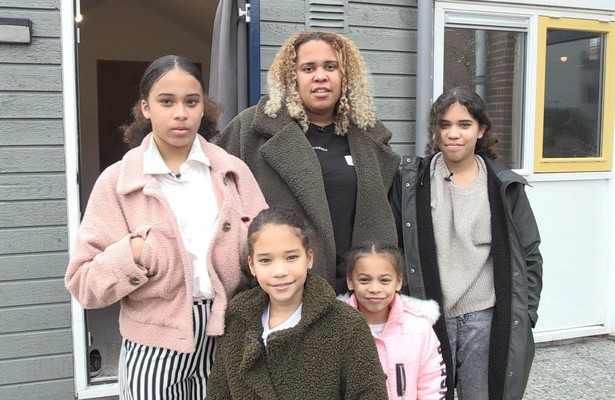 Noëmi en dochters Hailey, Isabella, Noëlia en Romy 