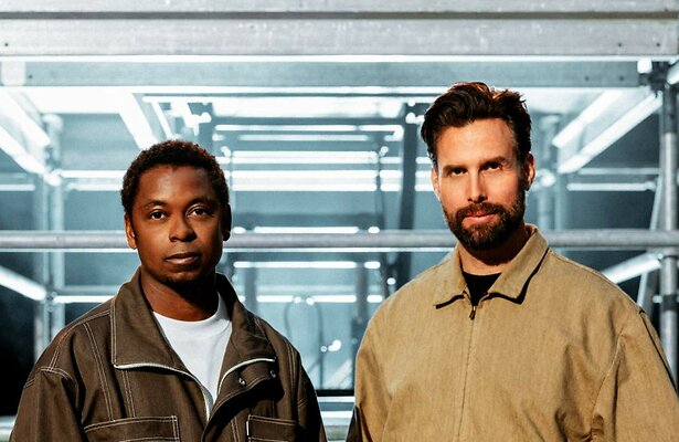 Typhoon en Nick Schilder voor The Headliner