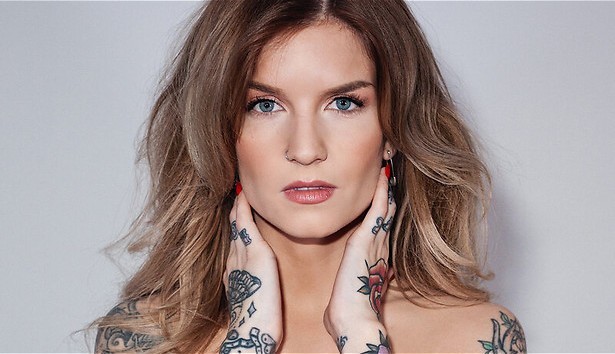 YouTuber OnneDi is eerlijk over borstvergroting