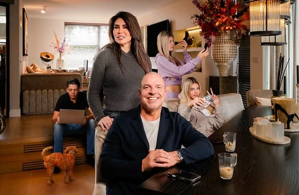 Andy van der Meijde en Melisa Schaufeli en hun gezin