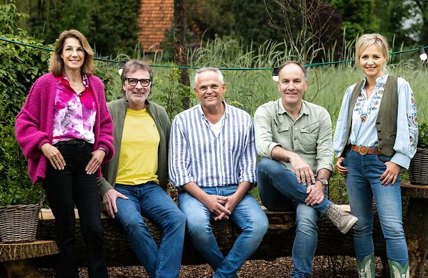 Claudia op links en Paul als rechter van de mannen.