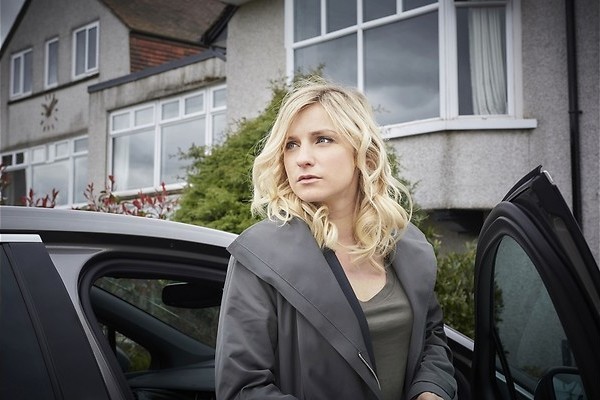 Bancroft gaat stiekem speuren