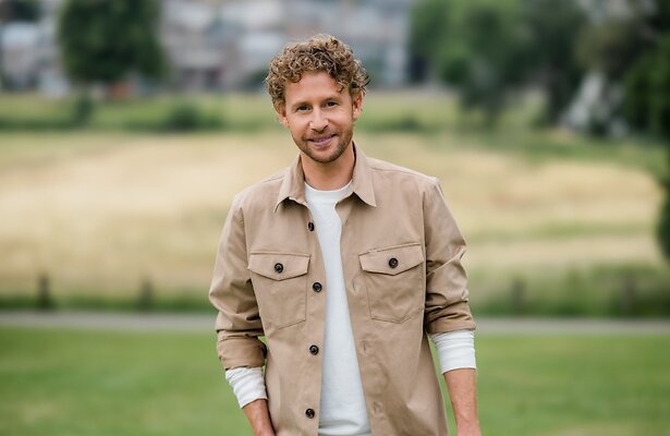 Ewout Genemans in Bureau-serie