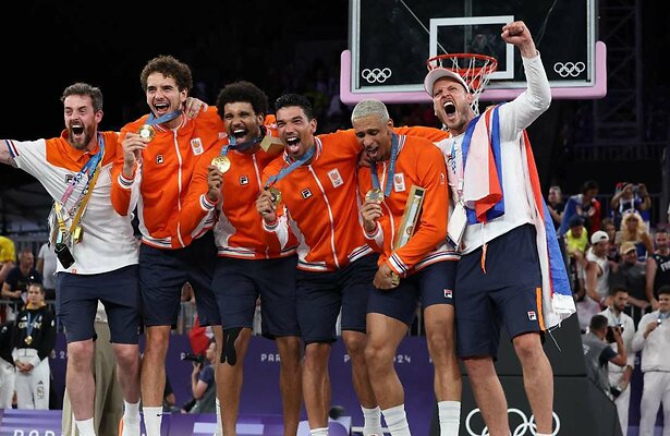 Team NL 3x3 basketbal uit hun dak met gouden medaille.