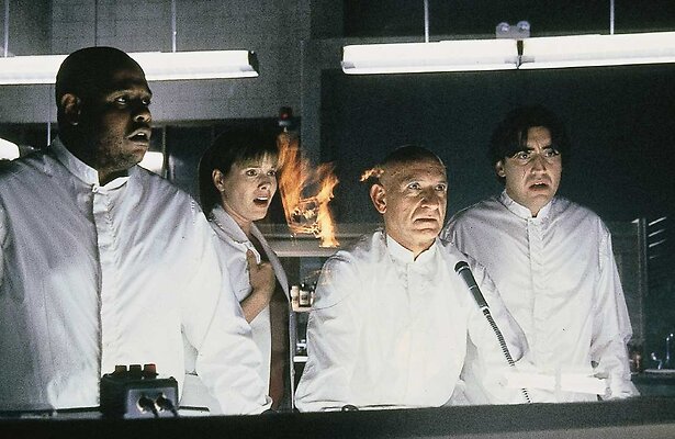 Forest Whitaker, Ben Kingsley en Alfred Molina in Species