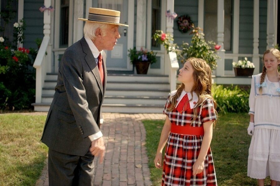 Buttons: A Christmas Tale