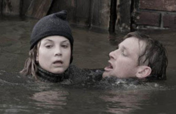 Sylvia Hoeks en Barry Atsma proberen te overleven