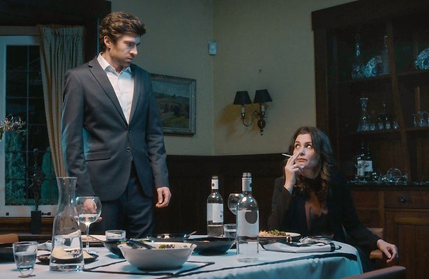 Fockeline en Benja spelen 'lekker slecht stel' in De 12 van Schouwendam