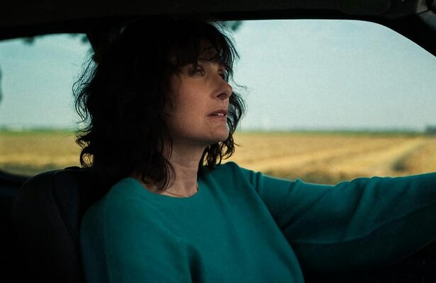 Tamar van den Dop als Carla in De Droom van de Jeugd