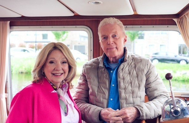 Janny van der Heijden en André van Duin voor Denkend aan Holland