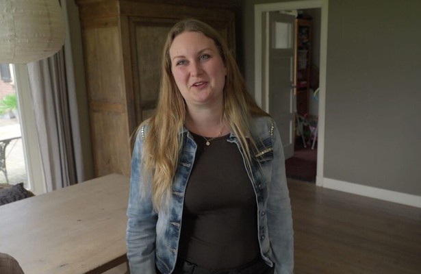 Melissa Verleg in Een Huis Vol Emigreert