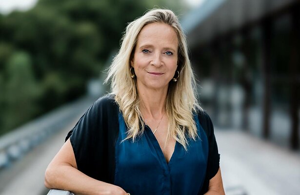 Presentatrice Floortje Dessing.