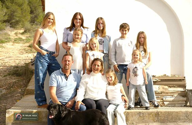 De familie Jelies voor Jelies & Gnodde: Grote Gezinnen Emigreren